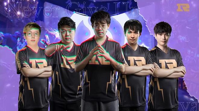 萨在半空间 萨在半空间